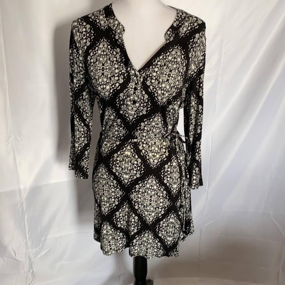 Maurice dress. Black/white flowers diamond pattern